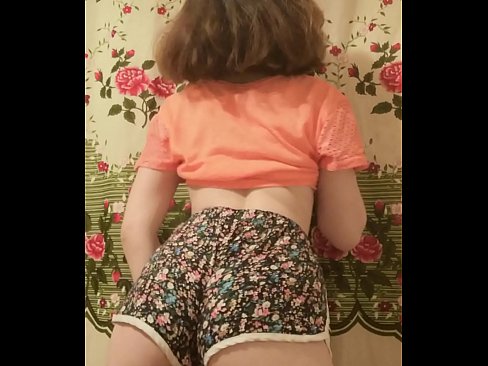 ❤️ Kynþokkafull ung stúlka klæðir sig í stuttbuxurnar á myndavélinni ️❌ Bara klám á is.pornofilmtv.ru ﹏