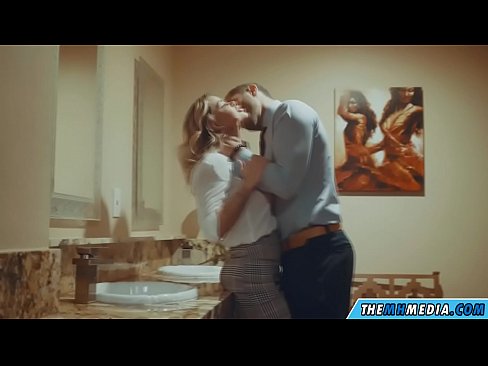 ❤️ Þegar busty ljóska tælir þig á almenningssalerni ️❌ Bara klám á is.pornofilmtv.ru ﹏